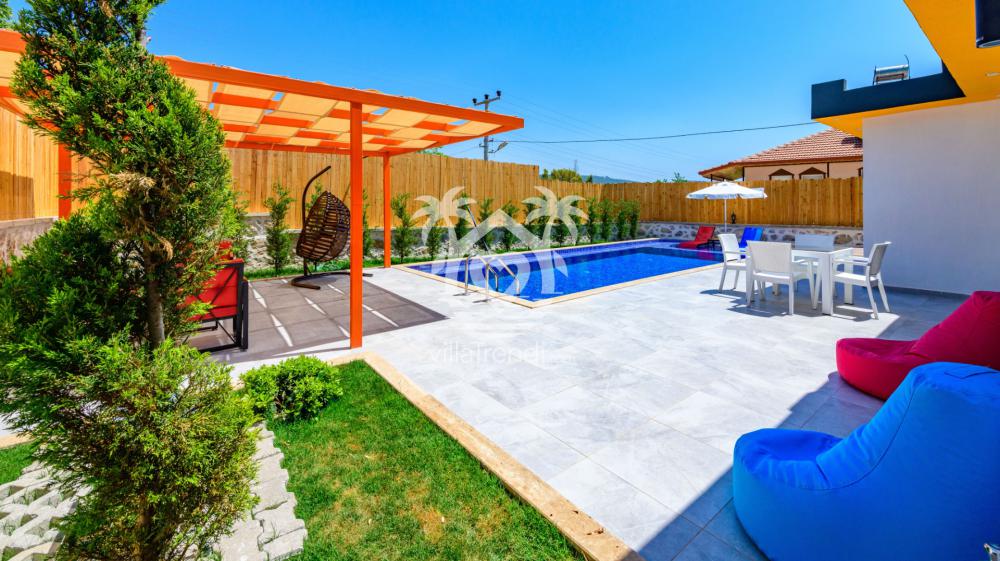 Villa Zeytin Çiçeği Kalkan tam korunaklı bahçe ve dış mekan mimarisi