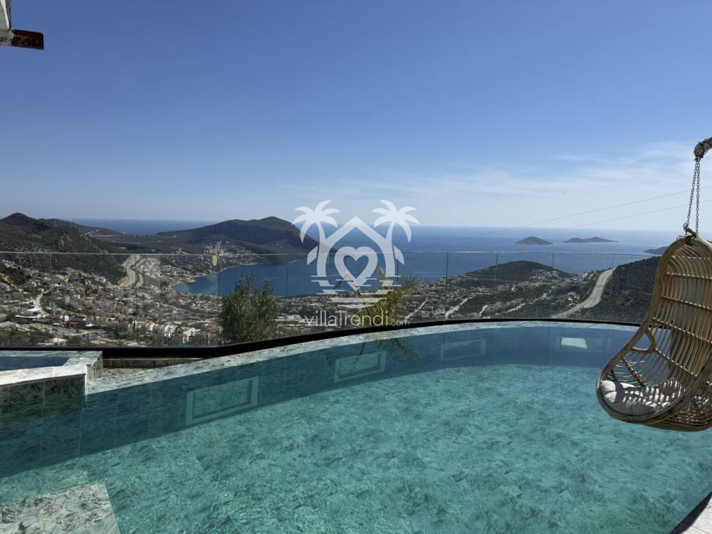 Kalkan kiralık villa Zeus eşsiz Akdeniz ve koy manzaralı sonsuzluk havuzu.