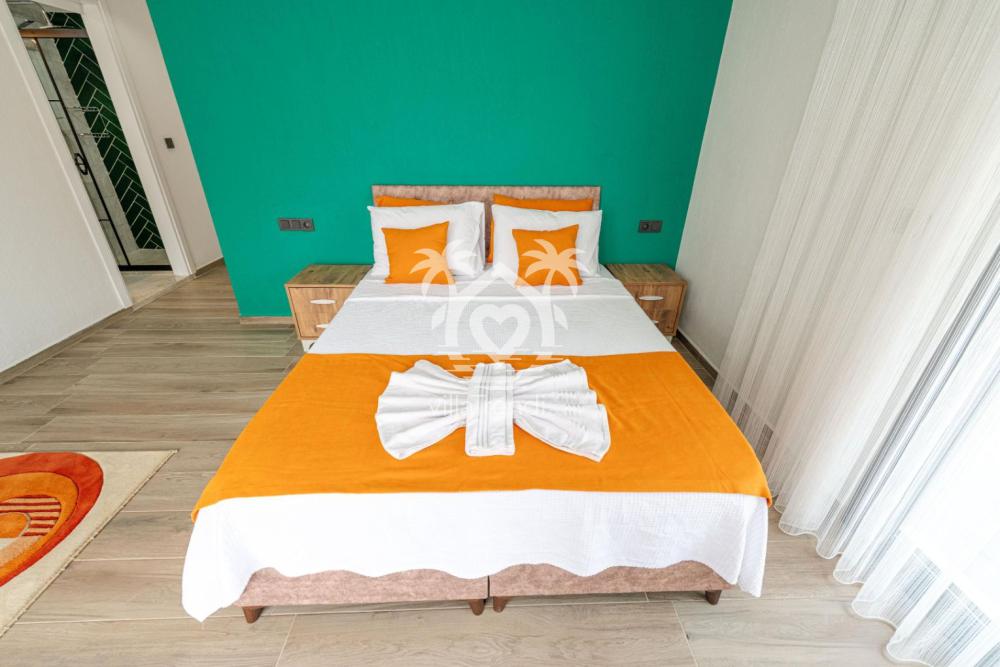 Fethiye merkez tatil evi Cosmo çift kişilik ebeveyn yatak odası.