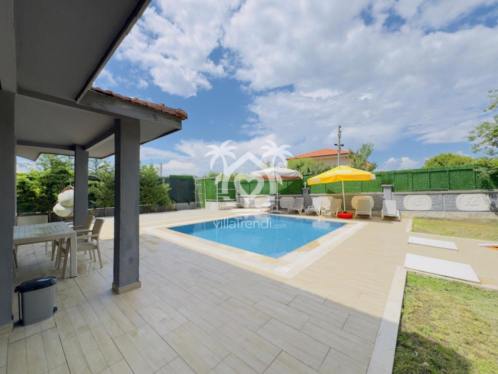 Villa Lark Hisarönü lüks kiralık villa geniş özel yüzme havuzu