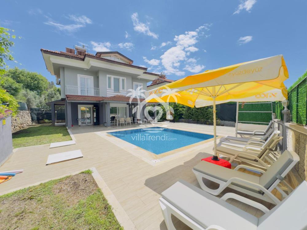 Villa Göktürk Fethiye Hisarönü havuz terası ve dış cephe genel görünümü