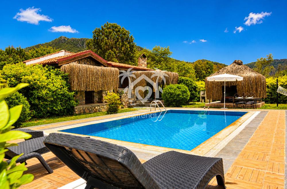 Fethiye Kayaköy doğa içinde taş villa Stone 2 tam korunaklı özel yüzme havuzu.