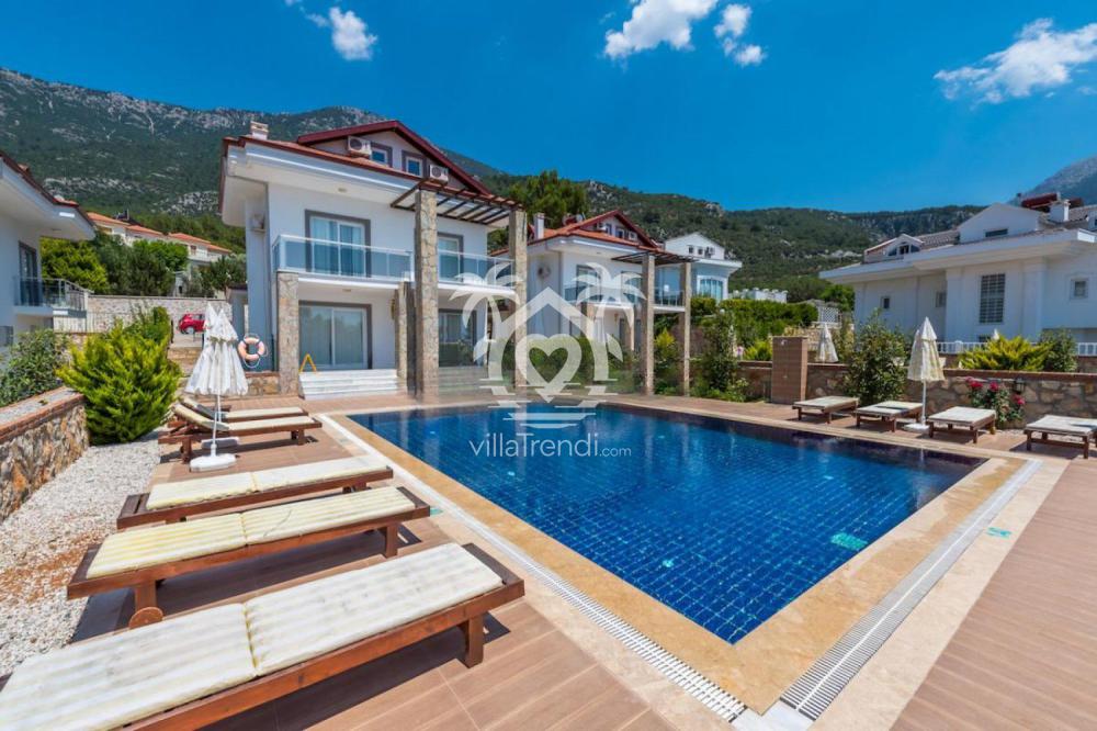 Fethiye Ovacık'ta geniş aileler için ideal, tripleks mimariye sahip Villa Lem 1 genel dış görünümü.