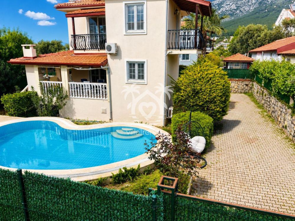 Fethiye Ovacık doğa manzaralı kiralık villa Madera özel havuz ve dış cephe görünümü.