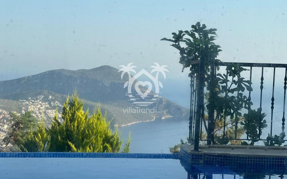 Kalkan Akbel kiralık villa Aslan Çırağan havuz terası ve güneşlenme alanı.