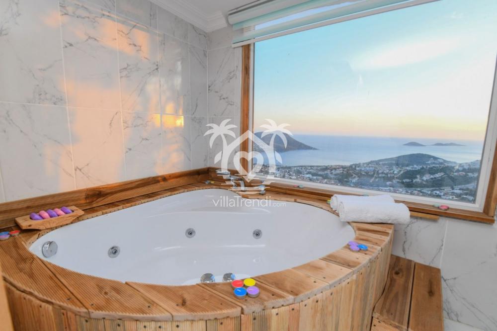 Kalkan çift jakuzili villa Samui manzaralı oda içi jakuzi.