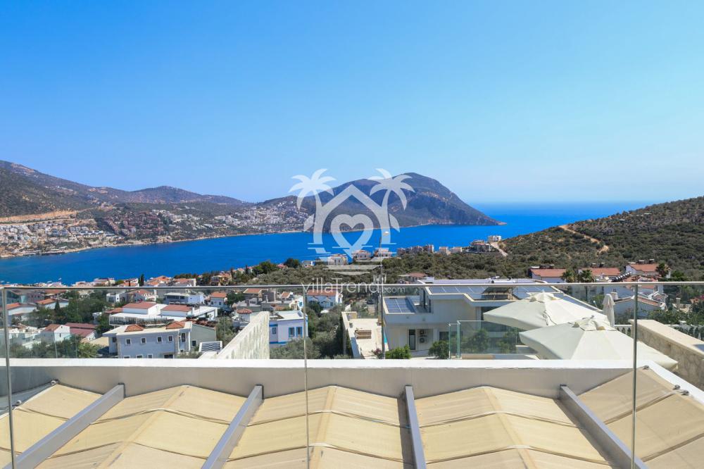 Villa Paniz 2 full deniz ve adalar manzaralı sonsuzluk havuzu.