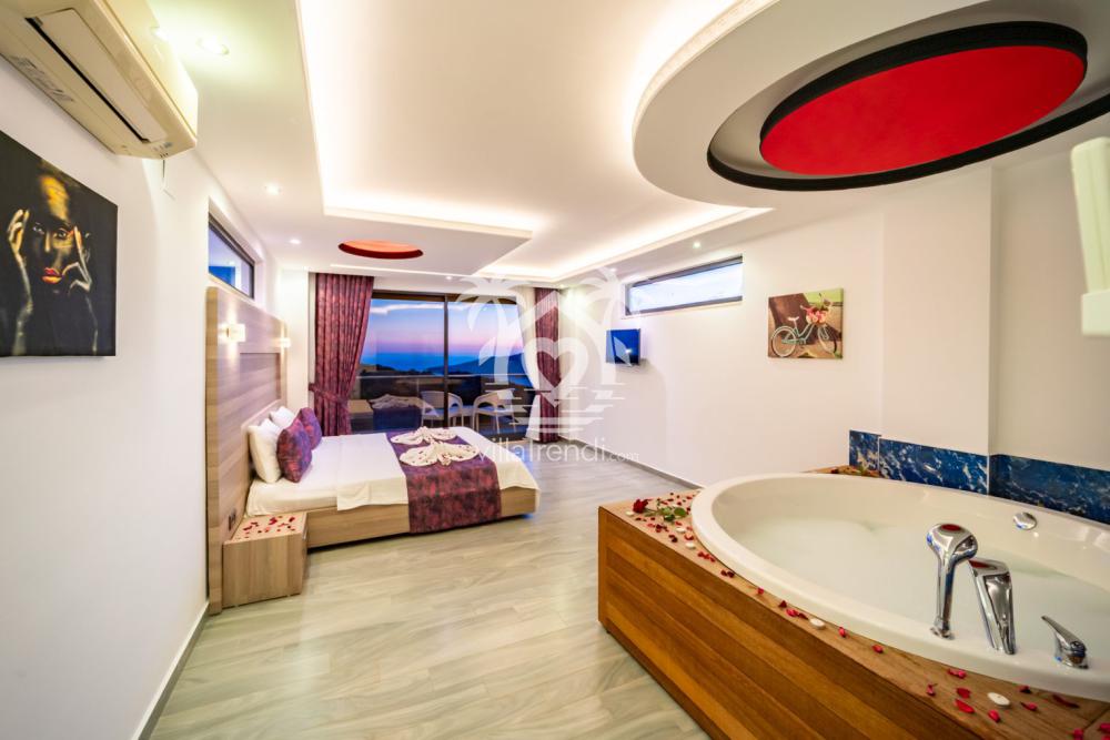 Villa Safir Kördere dev jakuzili romantik master yatak odası.