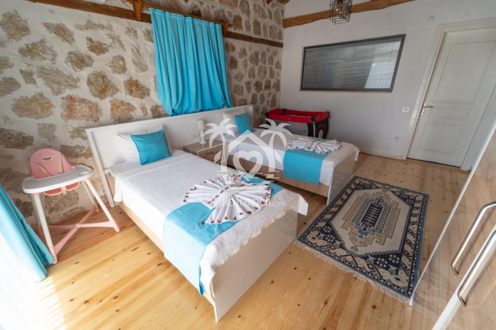 Kalkan Villa Nutella doğa manzaralı ve dışarıdan görünmeyen özel havuz.