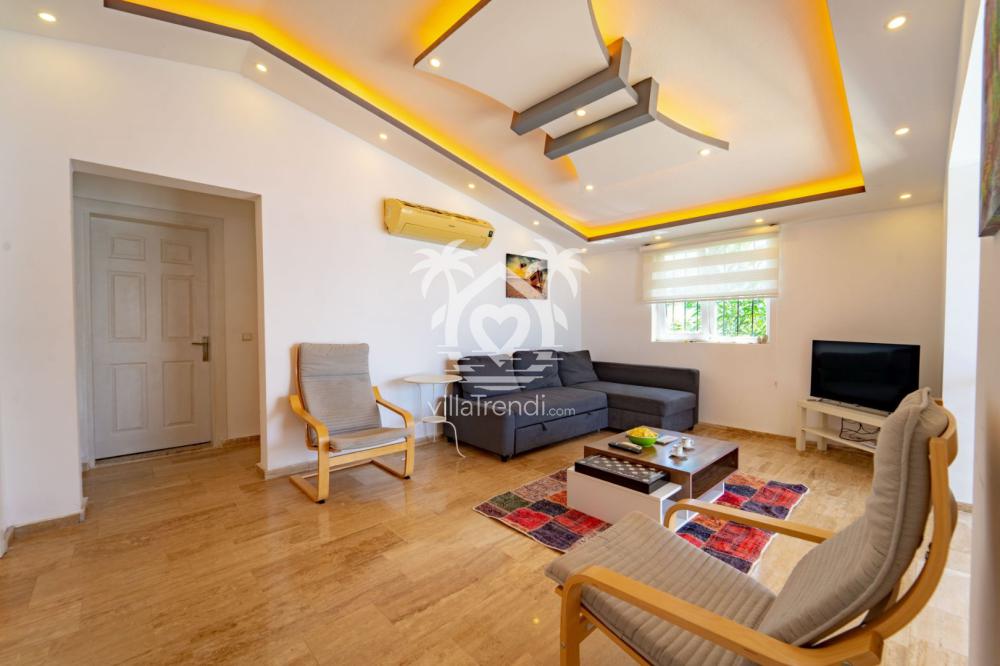 Patara kiralık villa geniş ve konforlu salon oturma grubu.