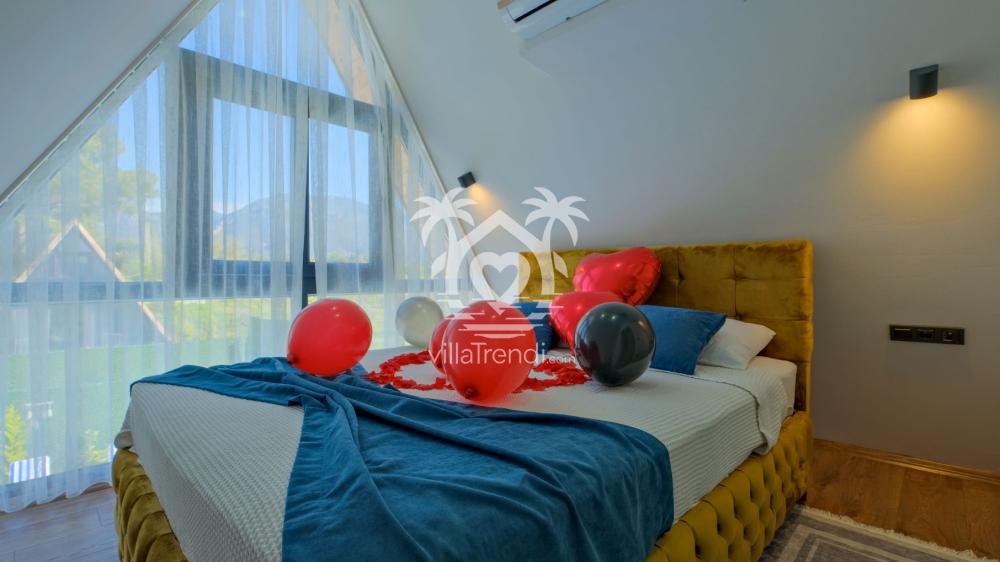 Saklıkent Havuzlu Bungalov 3 romantik balayı konseptli çift kişilik master yatak odası.