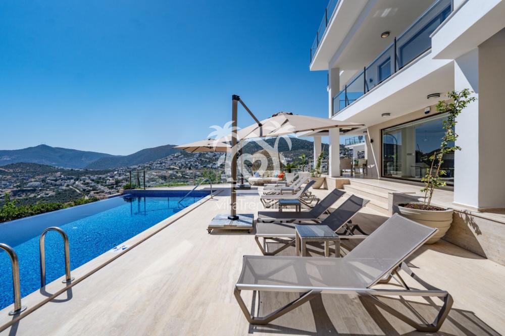 villa agena özel havuz alanı 