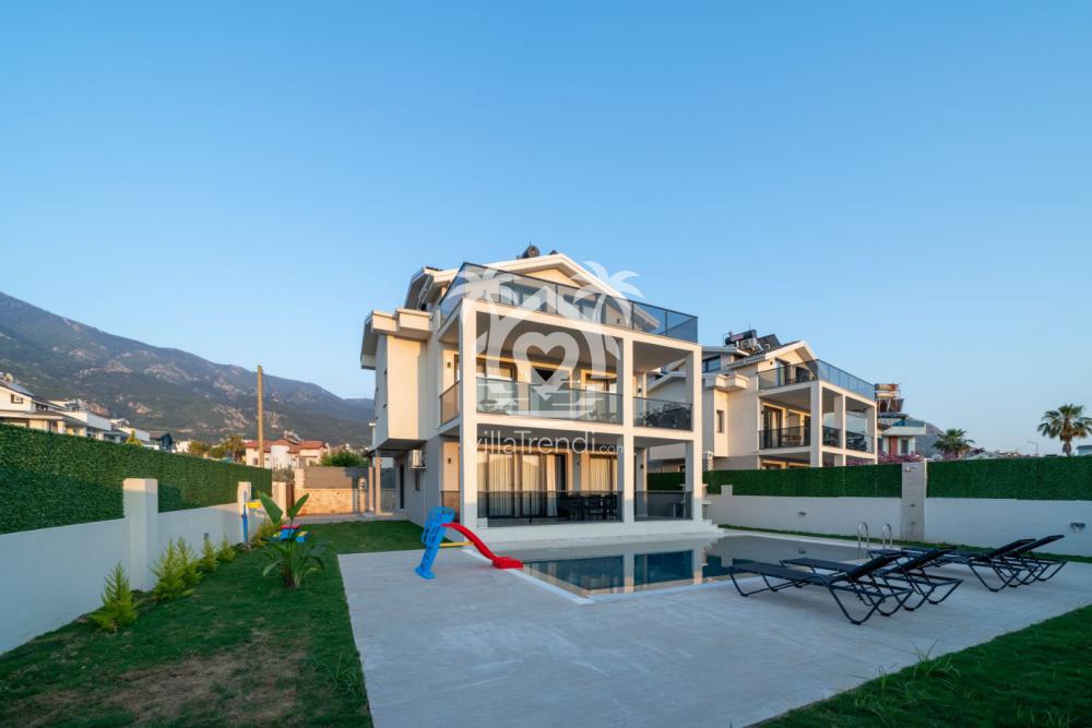 villa ariassos özel havuz alanı 