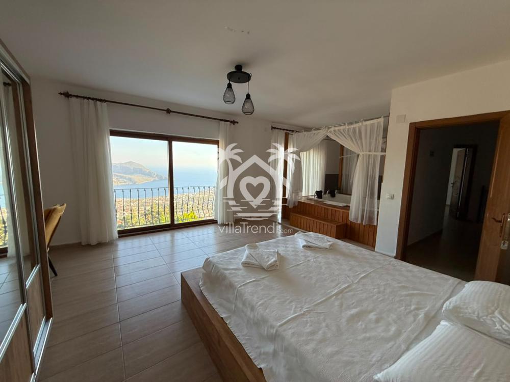 Villa Aslan Çırağan deniz manzaralı, çift kişilik konforlu ebeveyn yatak odası.