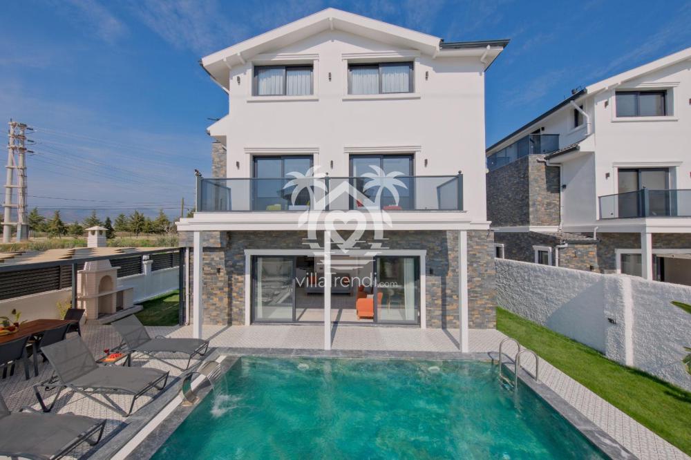 Fethiye Merkez Villa Be özel yüzme havuzu ve dış cephe