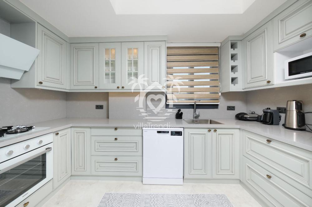 Villa Be modern ve tam donanımlı mutfak alanı