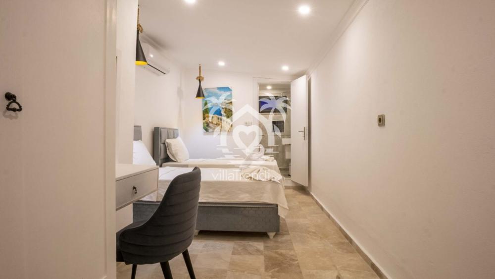 Kalkan balayı villası Boho şık yatak odası ve makyaj masası.