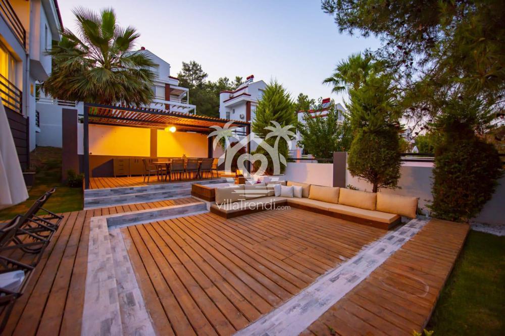 villa deep sea 4 bahçe oturma alanı