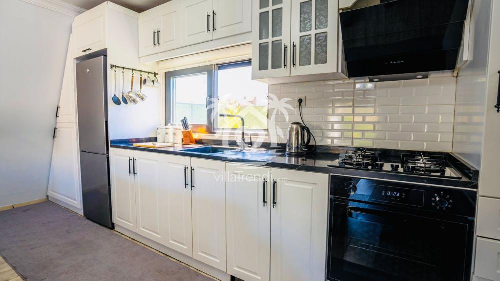 Villa Frame House Marmaris tam donanımlı modern Amerikan mutfak tezgahı.