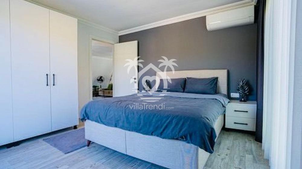 Villa Frame House Marmaris klimalı ve aydınlık çift kişilik yatak odası.