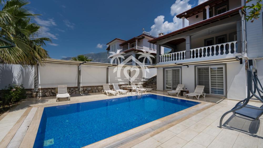 villa güneş hisarönü özel havuz alanı 