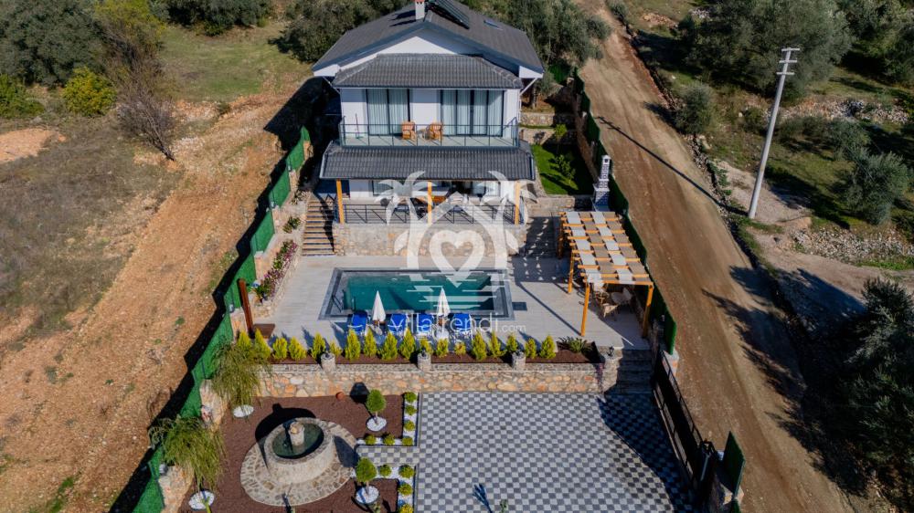 villa güngör dış alan görünüm