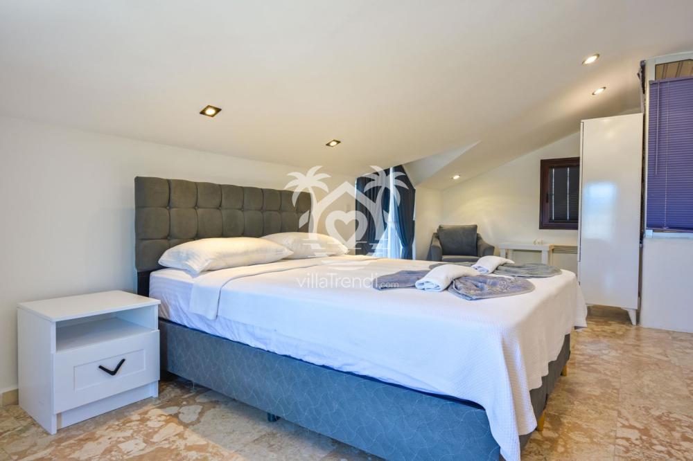 Çalış plajına yakın kiralık villa Hasbel çift kişilik yatak odası.