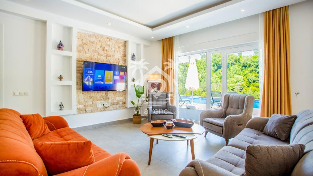 Villa Health Sarbelen — Salon TV ve Oturma Alanı İç Mekan