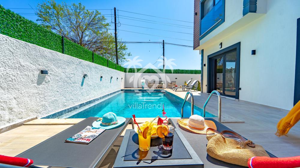 Villa jonny özel havuz alanı