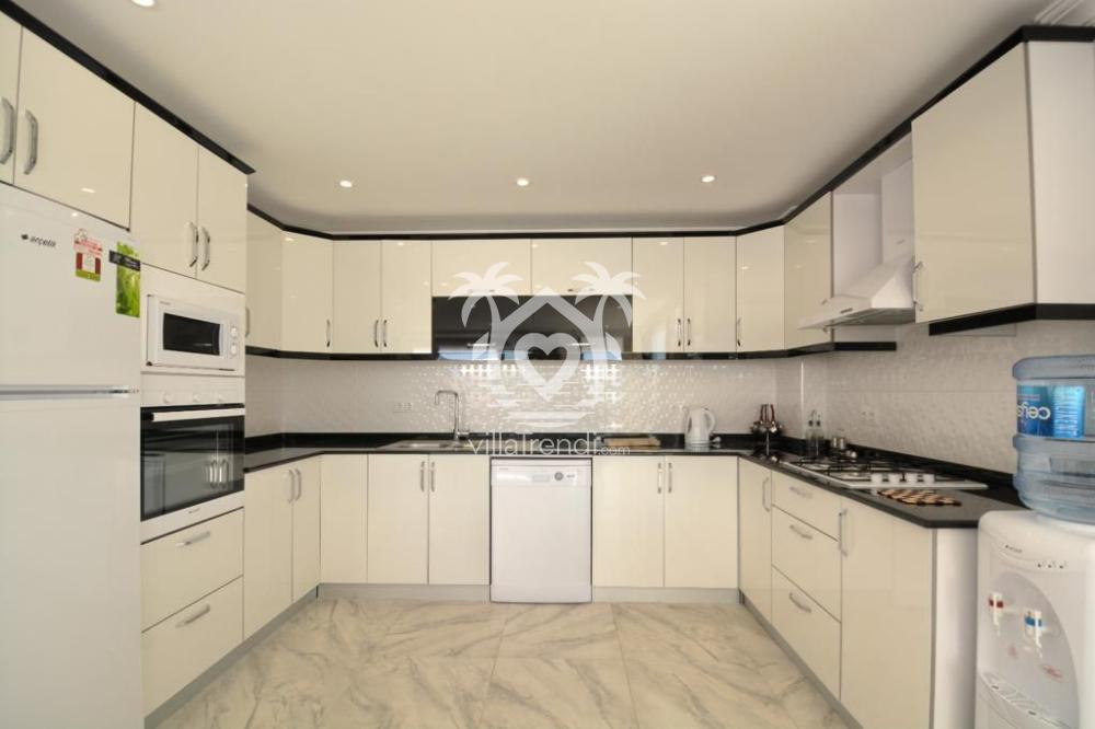 Villa Kaliza tam donanımlı modern Amerikan mutfak tasarımı.