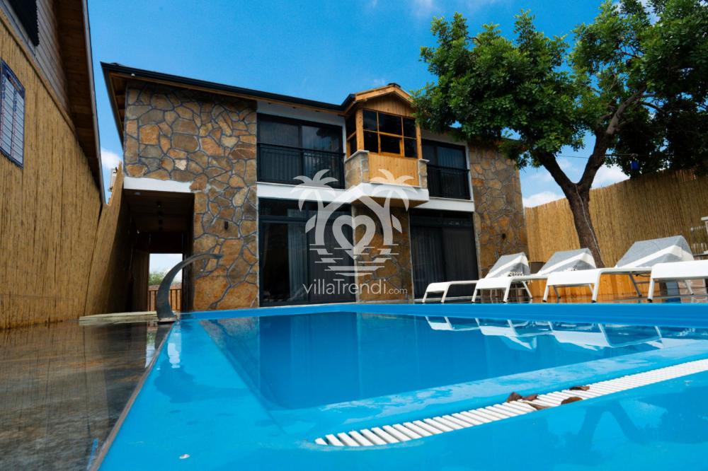 Villa Karagül özel havuz alanı  