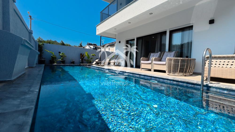 villa karakaya havuz alanı