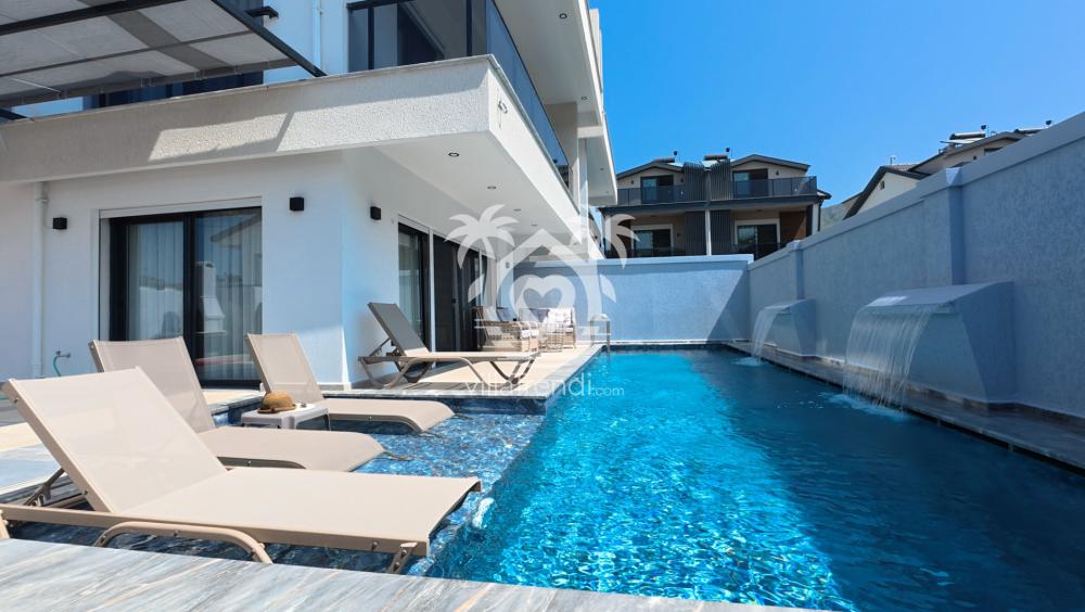 villa karakaya havuz alanı