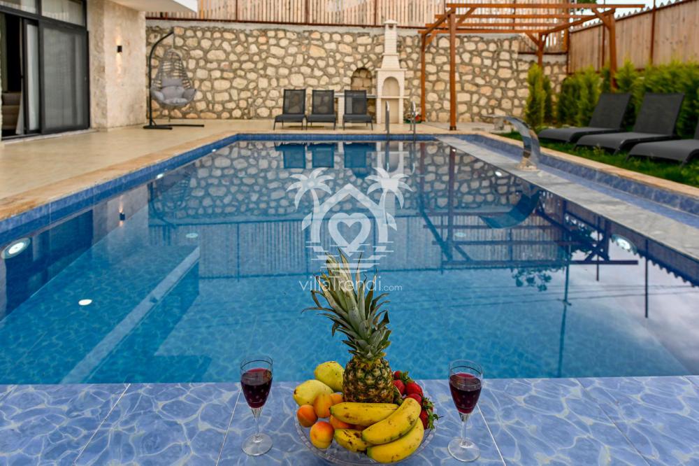 villa likya avcı özel havuz alanı