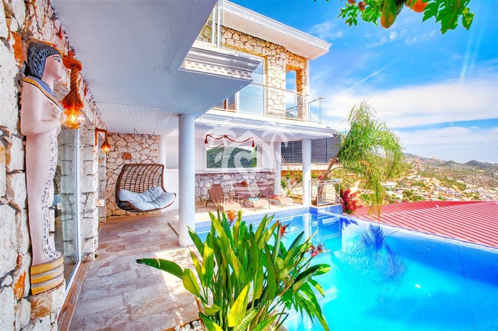Villa Marin Kalkan panoramik deniz manzaralı geniş dış mekan.