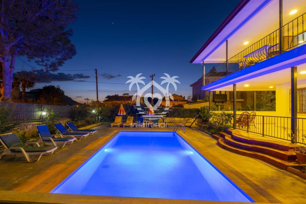 Villa Melis özel havuz alanı