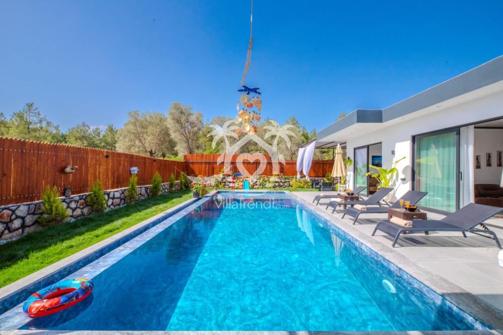 Villa My Nirvana özel havuz alanı