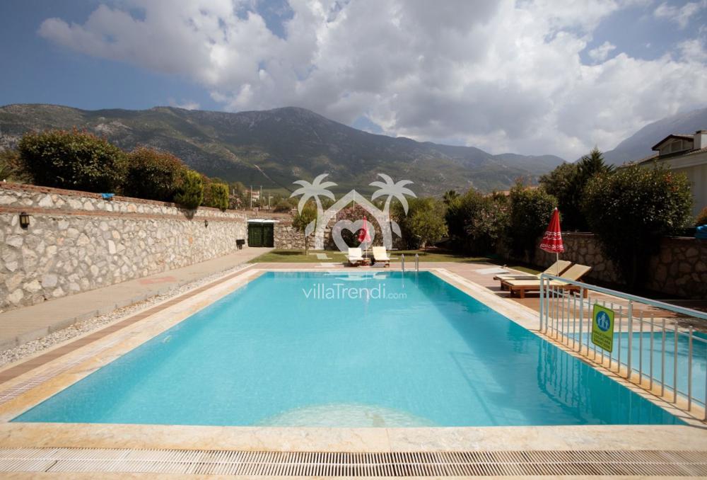 villa raya 1 havuz alanı