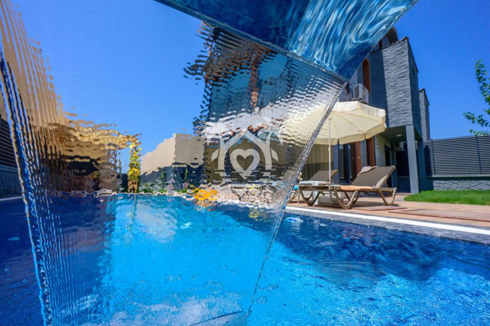 villa rose havuz alanı