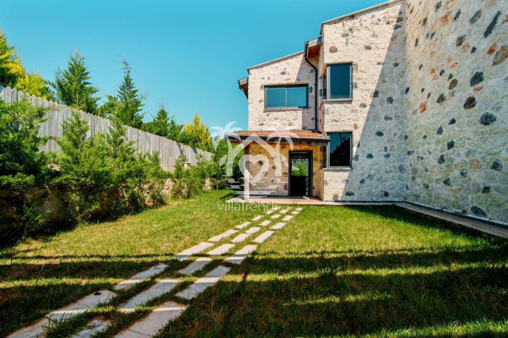 Villa Safiye Hanım Konağı 1 Seydikemer taş mimarili dış cephe ve bahçe girişi.