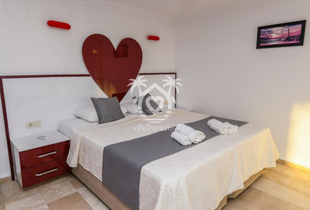 Villa Samui Kalkan romantik çift kişilik master yatak odası.