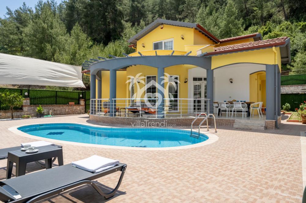 fethiye yeşilüzümlü villa sarı yaz dış alan görünümü