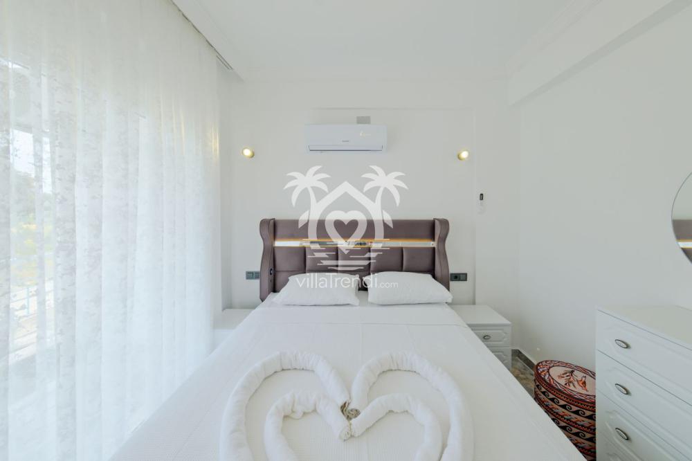 Villa Sarıman 2 Seydikemer çift kişilik lüks ebeveyn yatak odası