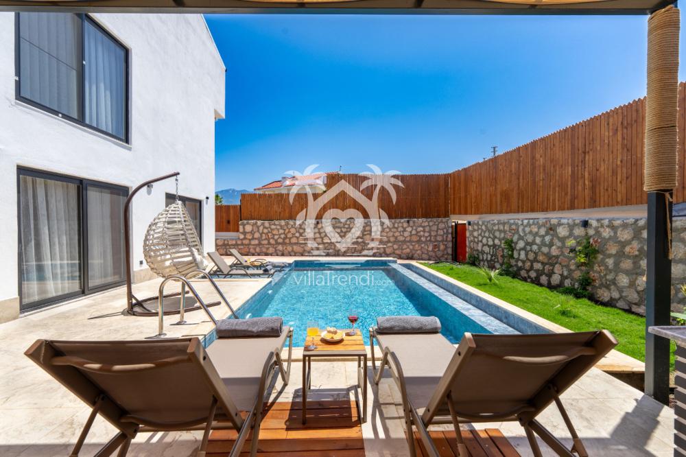 villa şirinler 1 havuz alanı