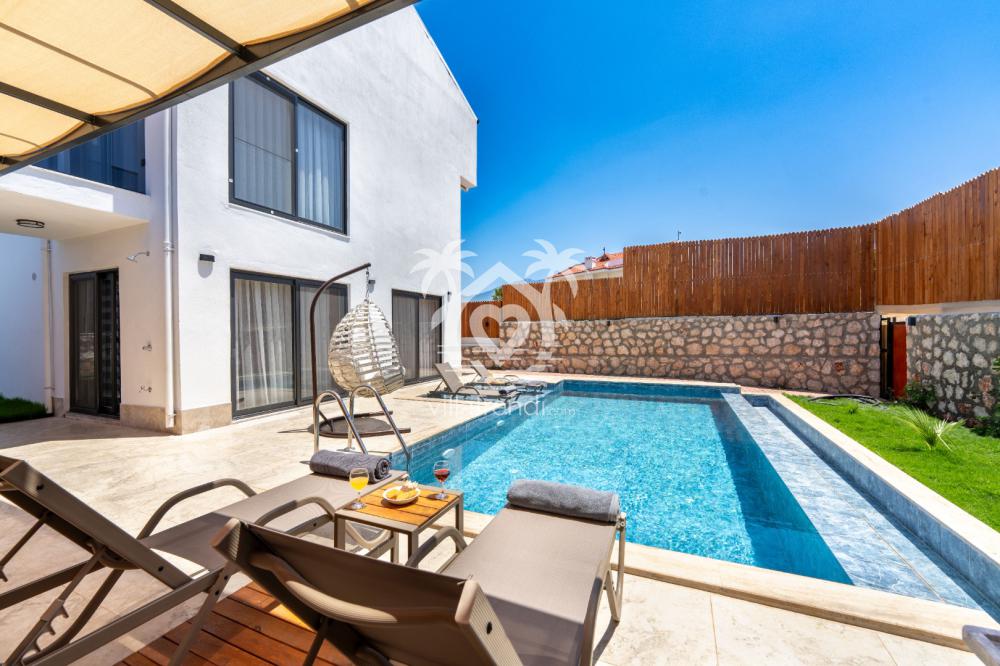 villa şirinler 1 havuz alanı