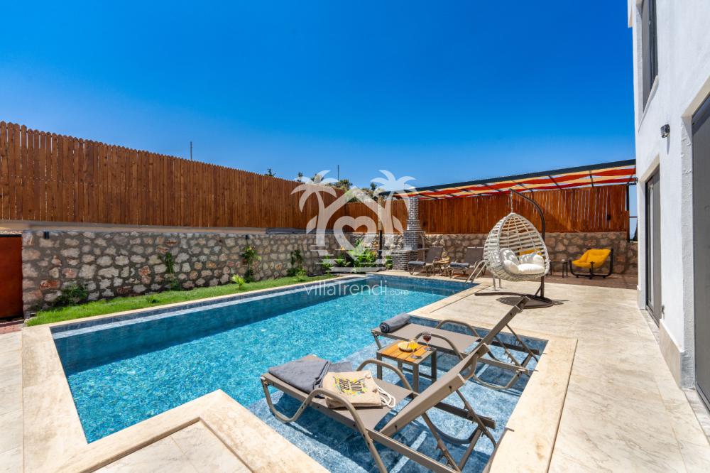 villa şirinler 1 havuz alanı