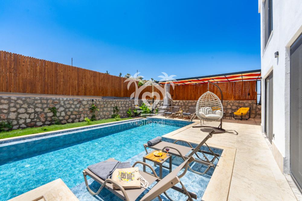 villa şirinler 1 havuz alanı