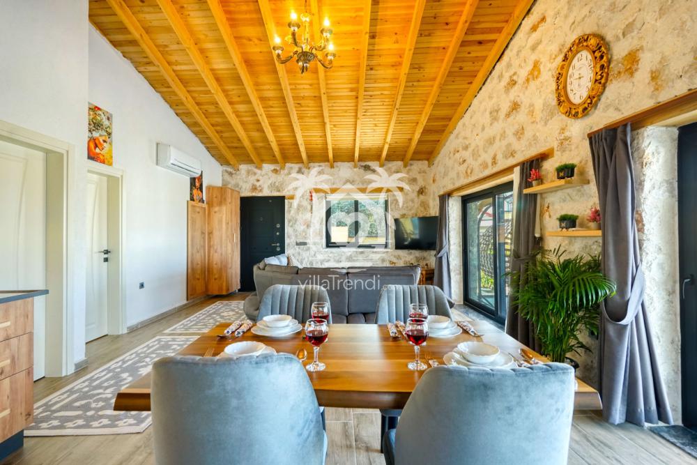 Fethiye merkez kiralık villa Stone Duo modern oturma grubu.