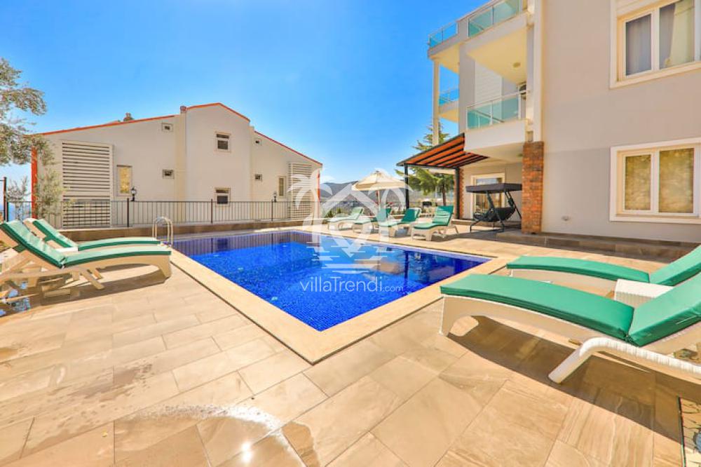 Villa Mevsim özel havuz alanı