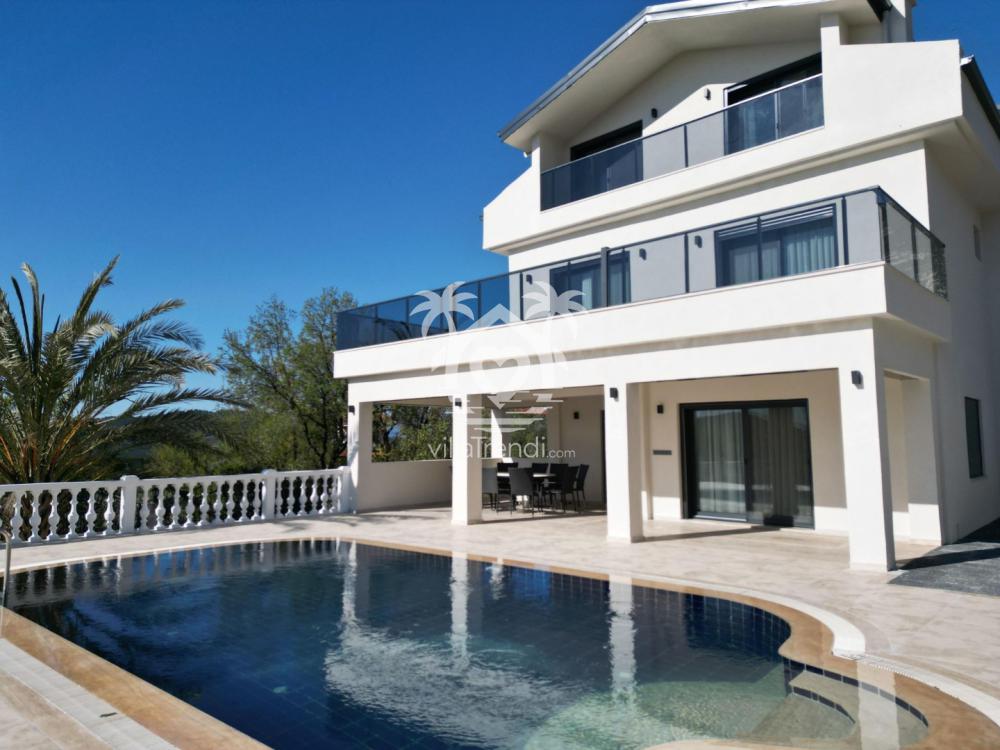 villa white deluxe özel havuz alanı